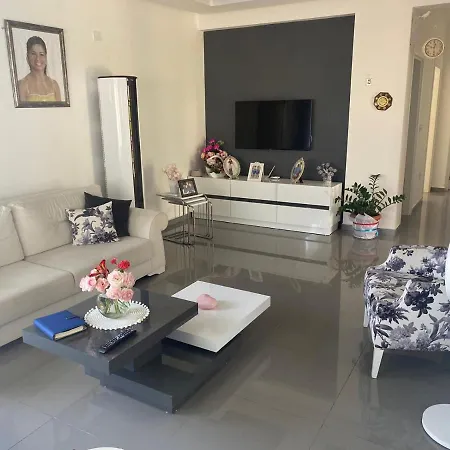 Catalkoy'de 4+1 Ozel Havuzlu Villa