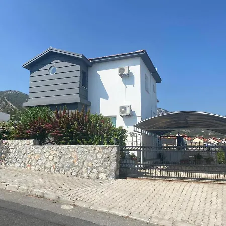 Villa Catalkoy'de 4+1 Ozel Havuzlu